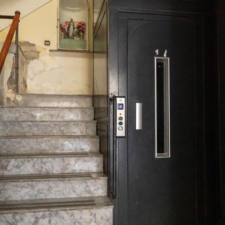 Apartment With Sea View With 2 Lifts Above Montesanto! Neapel Exterior foto