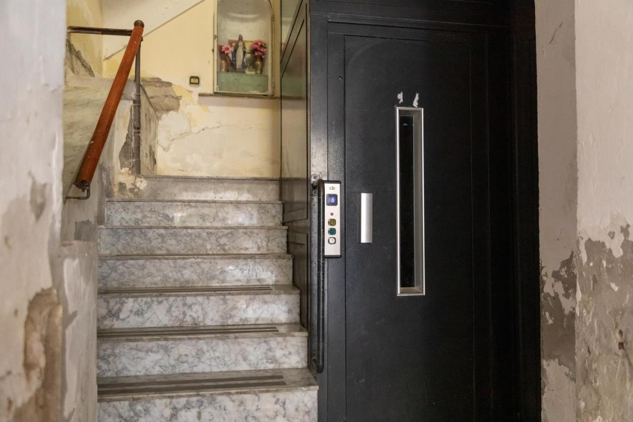 Apartment With Sea View With 2 Lifts Above Montesanto! Neapel Exterior foto