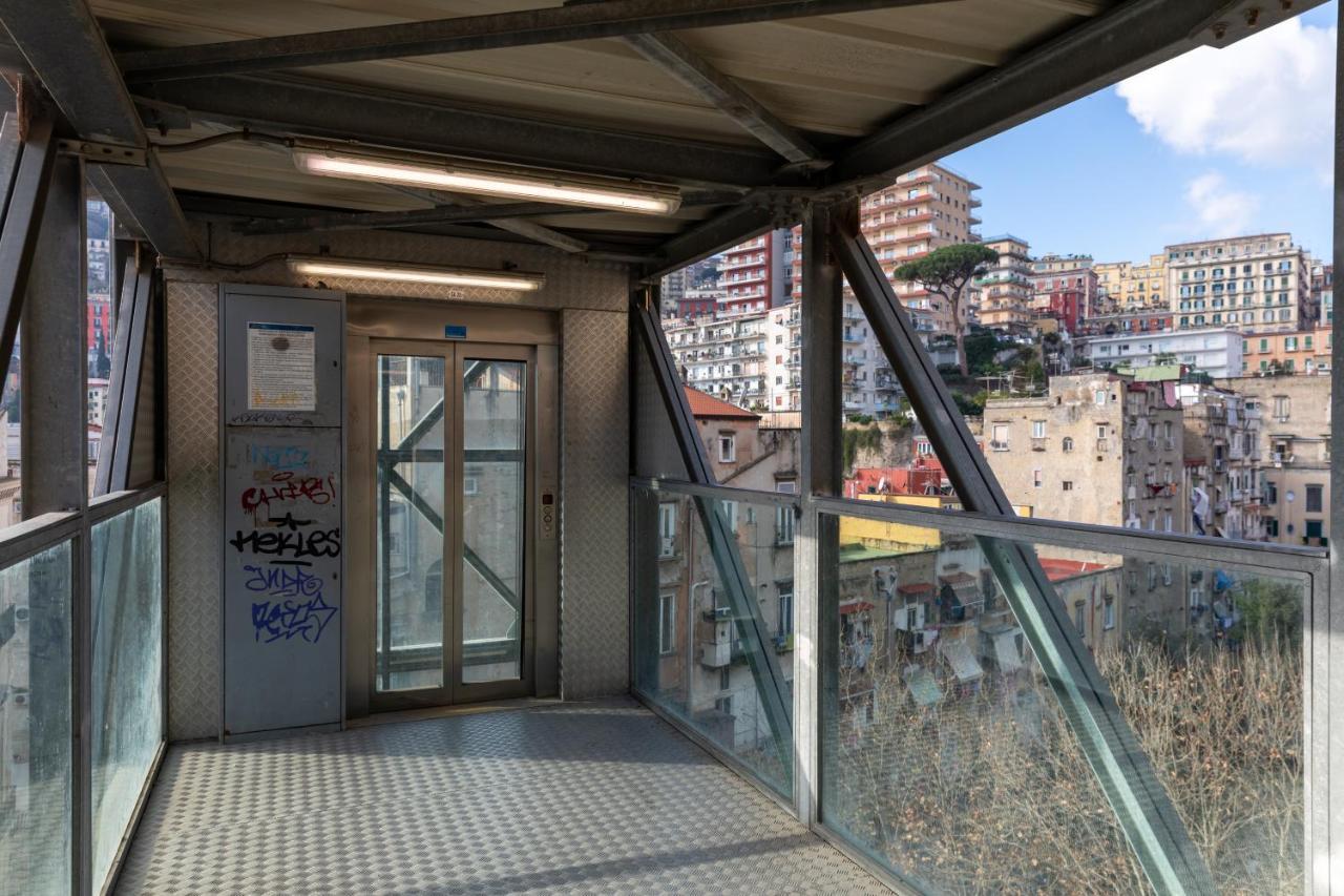 Apartment With Sea View With 2 Lifts Above Montesanto! Neapel Exterior foto
