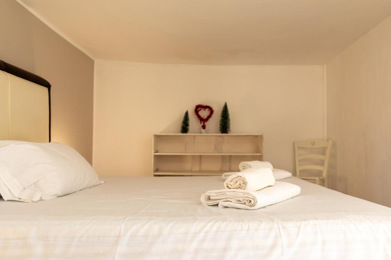 Apartment With Sea View With 2 Lifts Above Montesanto! Neapel Exterior foto