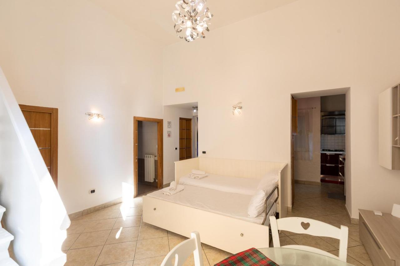Apartment With Sea View With 2 Lifts Above Montesanto! Neapel Exterior foto